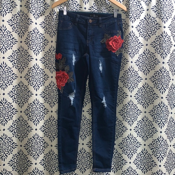 one 5 one Denim - One 5 One Embroidered Distressed Jeans